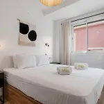 Vivi Homes - Anemona , , Balcony, Centre * 푸엔히롤라